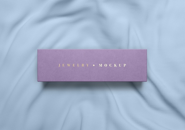 Free PSD jewelry box Mockup - Creativepouch